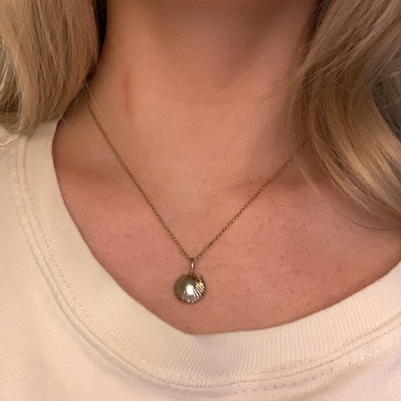 16’’ Seashell Necklace - 14K gold fill on sterling silver - Picture 4 of 6